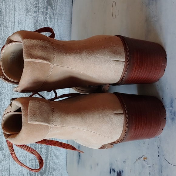 Vince Camuto Combat Boot - Picture 3 of 9